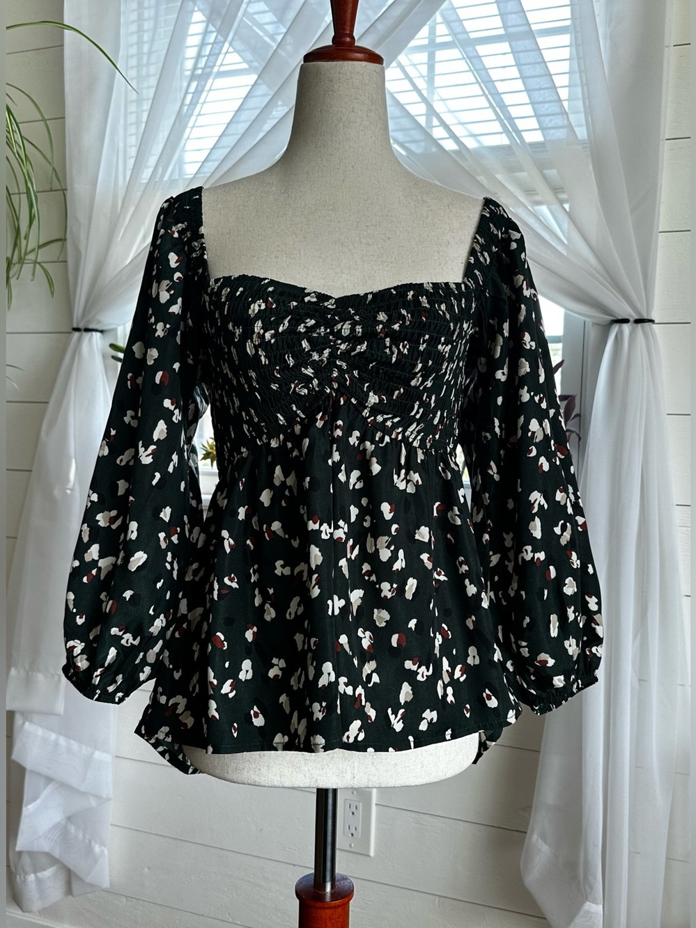 BaeVely Forest Green Smocked Peasant Blouse Puff Sleeve Size S
